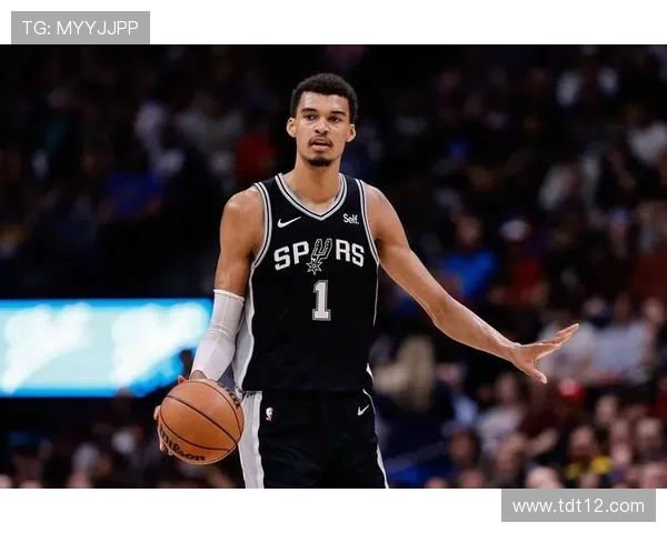 文班亚马表现低迷 马刺遭遇太阳逆袭吞下败果 文班亚马表现低迷 马刺遭遇太阳逆袭吞下败果