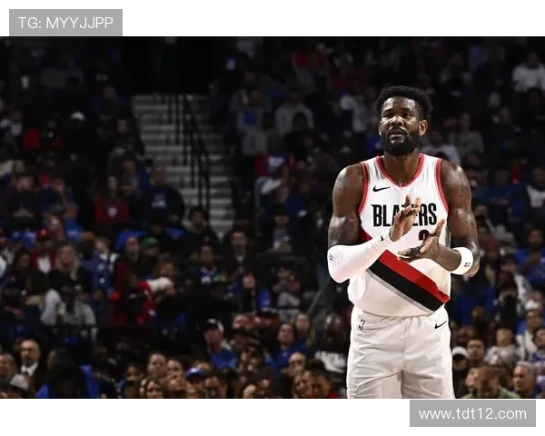 米切尔孤掌难鸣26投12中难救主空砍33分5篮板5助攻表现令人惋惜